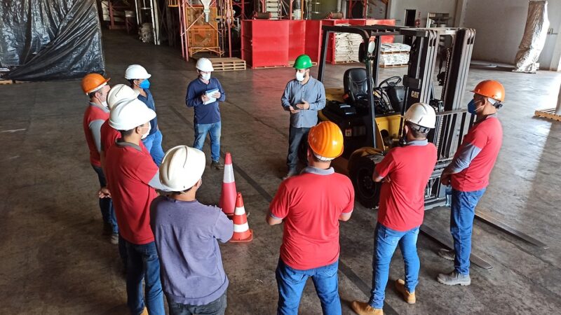 Uprawnienia na wózek widłowy – w jaki sposób je zrobić