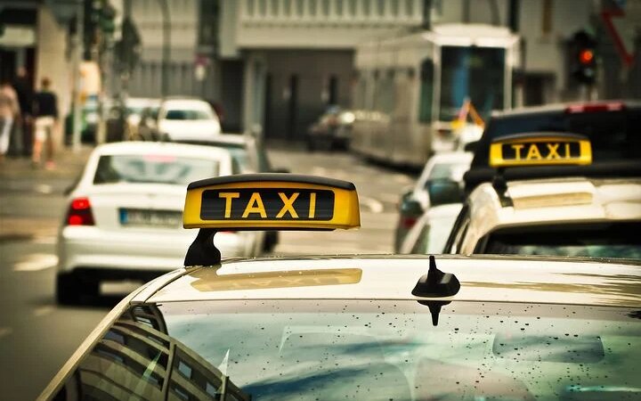 W jaki sposób działa dobre, profesjonalne taxi bagażowe
