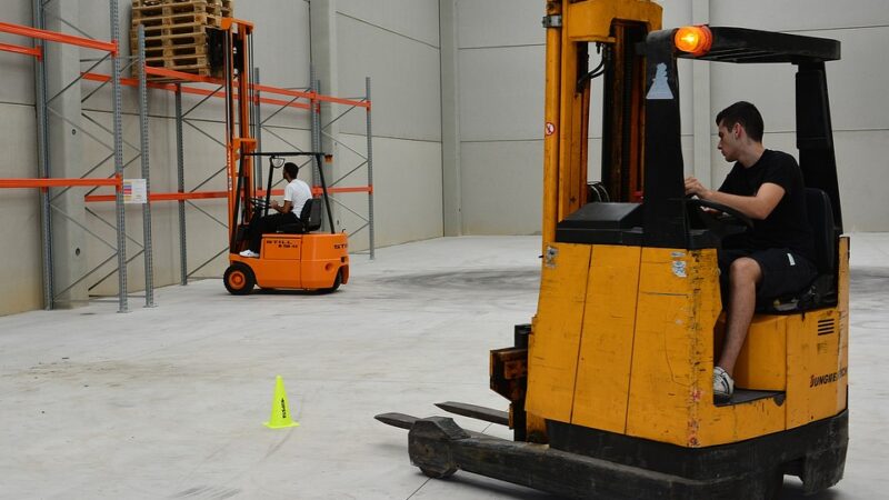 Jakie praktyczne zastosowanie mają przemysłowe zasłony