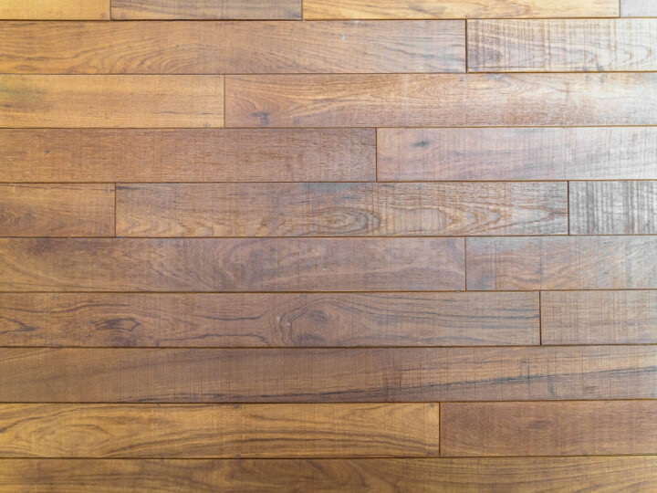 W jaki sposób są kładzione panele winylowe